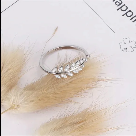 New Women’s 925 Silver Adjustable Olive Diamond Ring - Picture 3 of 6